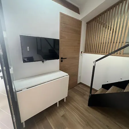 Magnifique Duplex,150 Mt De La Et Centre Ville,clime,wifi