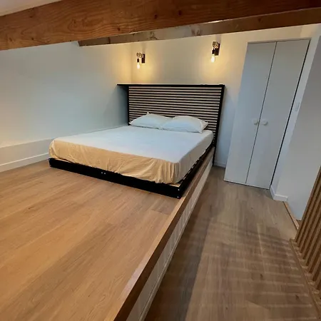 Appartement Magnifique Duplex,150 Mt De La Et Centre Ville,clime,wifi